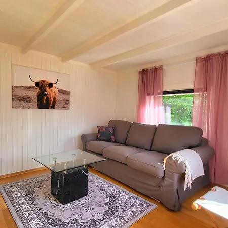 Ocean Side House, Sea View, Free Parking ! *