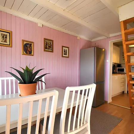 Ocean Side House, Sea View, Free Parking !