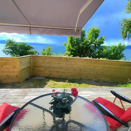 Ocean Side House, Sea View, Free Parking ! *