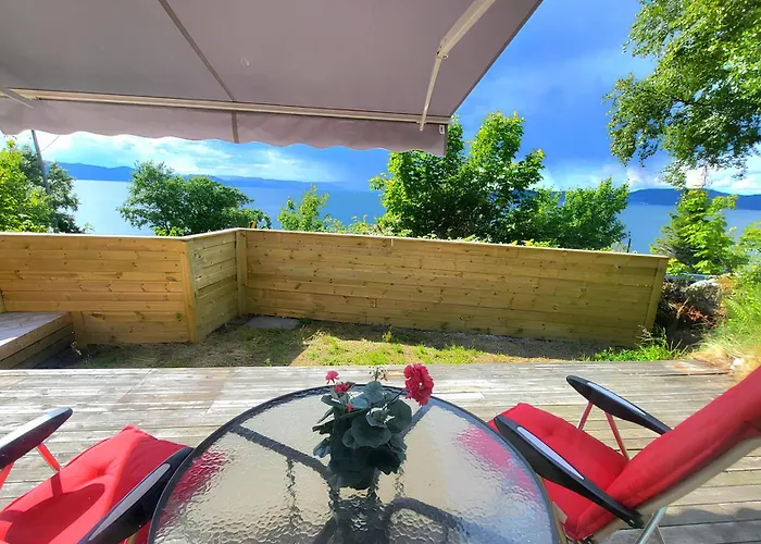 Ocean Side House, Sea View, Free Parking ! *